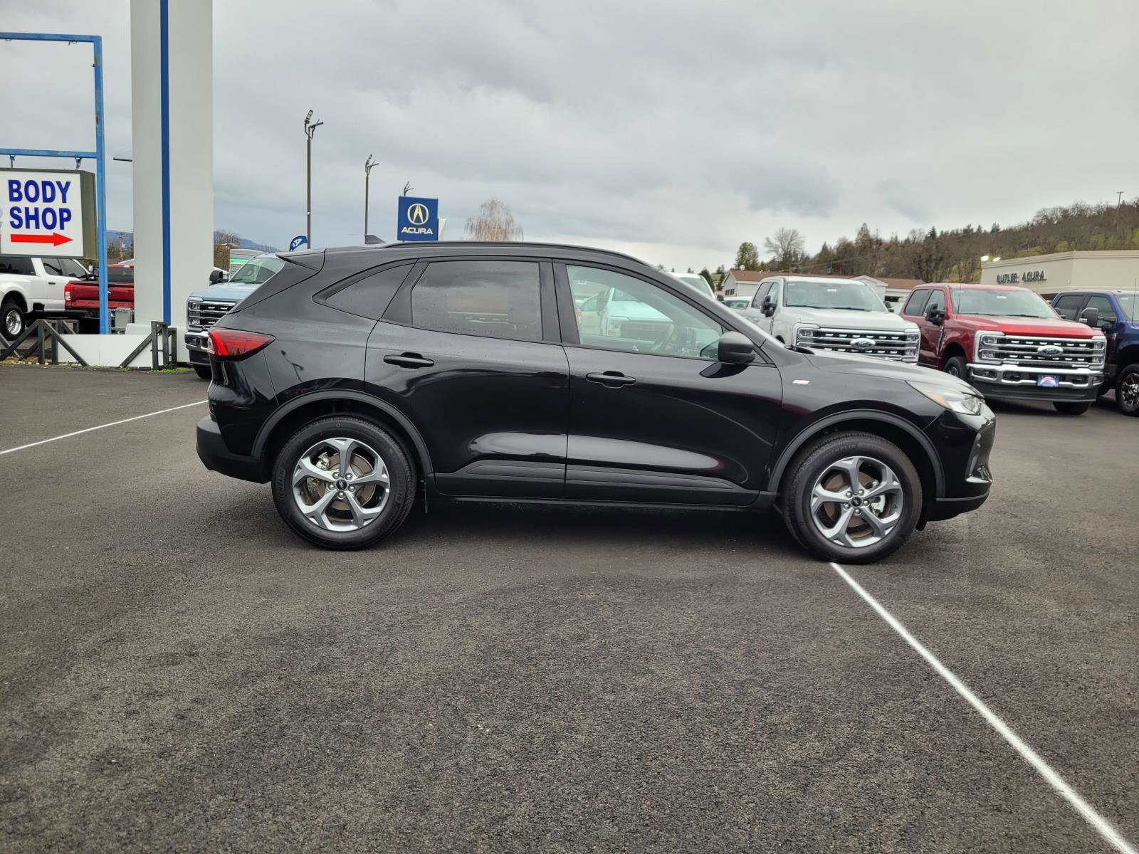 Used 2025 Ford Escape ST-Line AWD/4WD image 4
