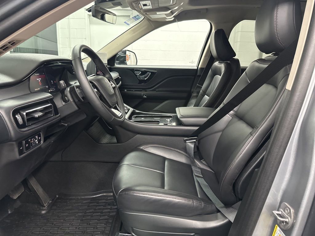 Used 2024 Lincoln Aviator AWD w/ Premium Package image 18