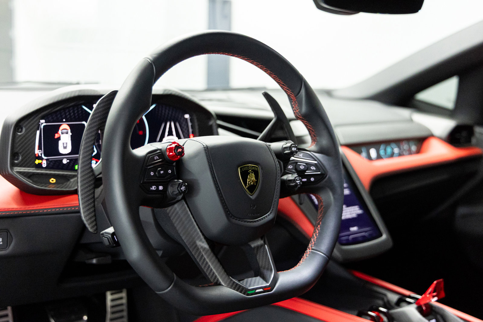 Used 2024 Lamborghini Revuelto image 39