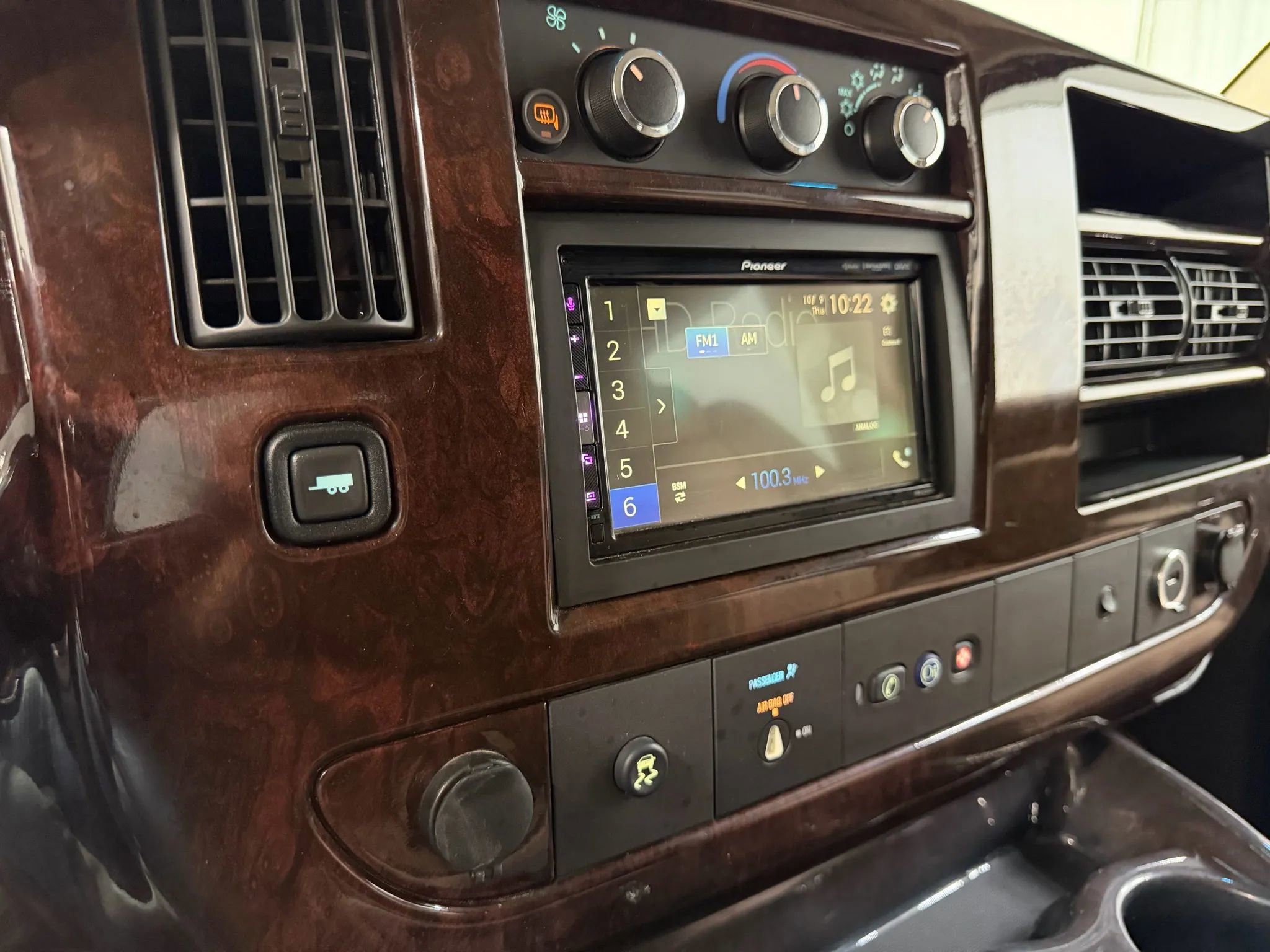 Used 2011 GMC Savana 2500 Extended image 22