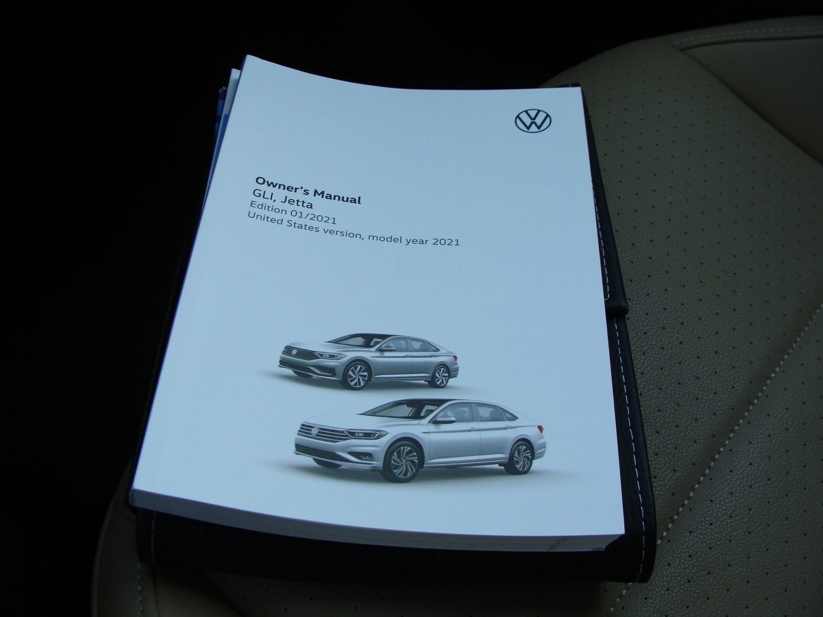 Used 2021 Volkswagen Jetta SE w/ SE Cold Weather Package image 40