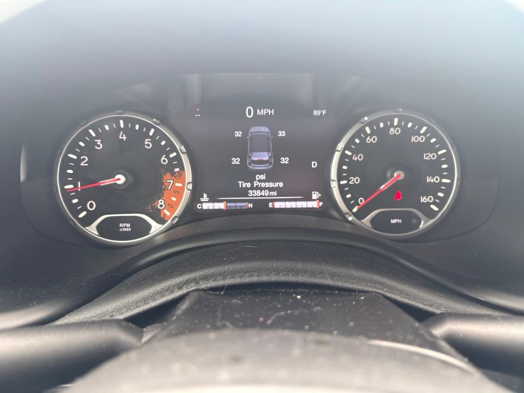 Used 2017 Jeep Renegade Trailhawk AWD/4WD image 2