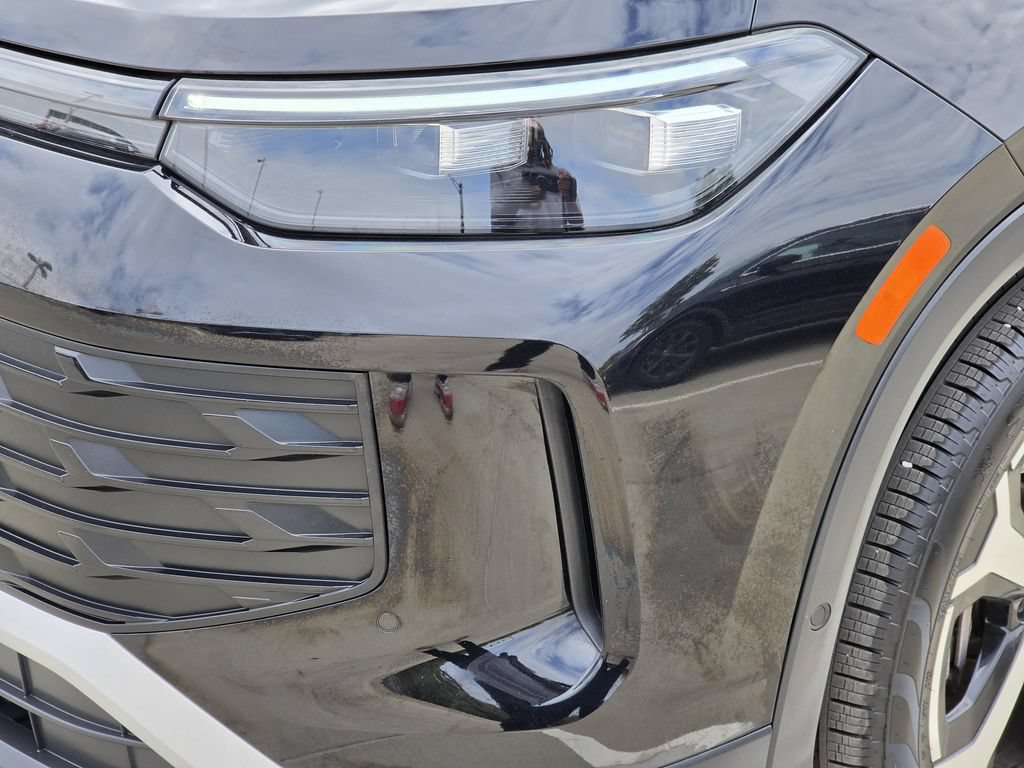 Used 2025 Volkswagen Tiguan SE AWD/4WD image 6