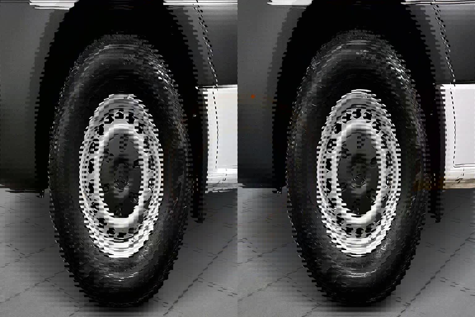 Used 2025 Mercedes-Benz Sprinter 2500 image 11