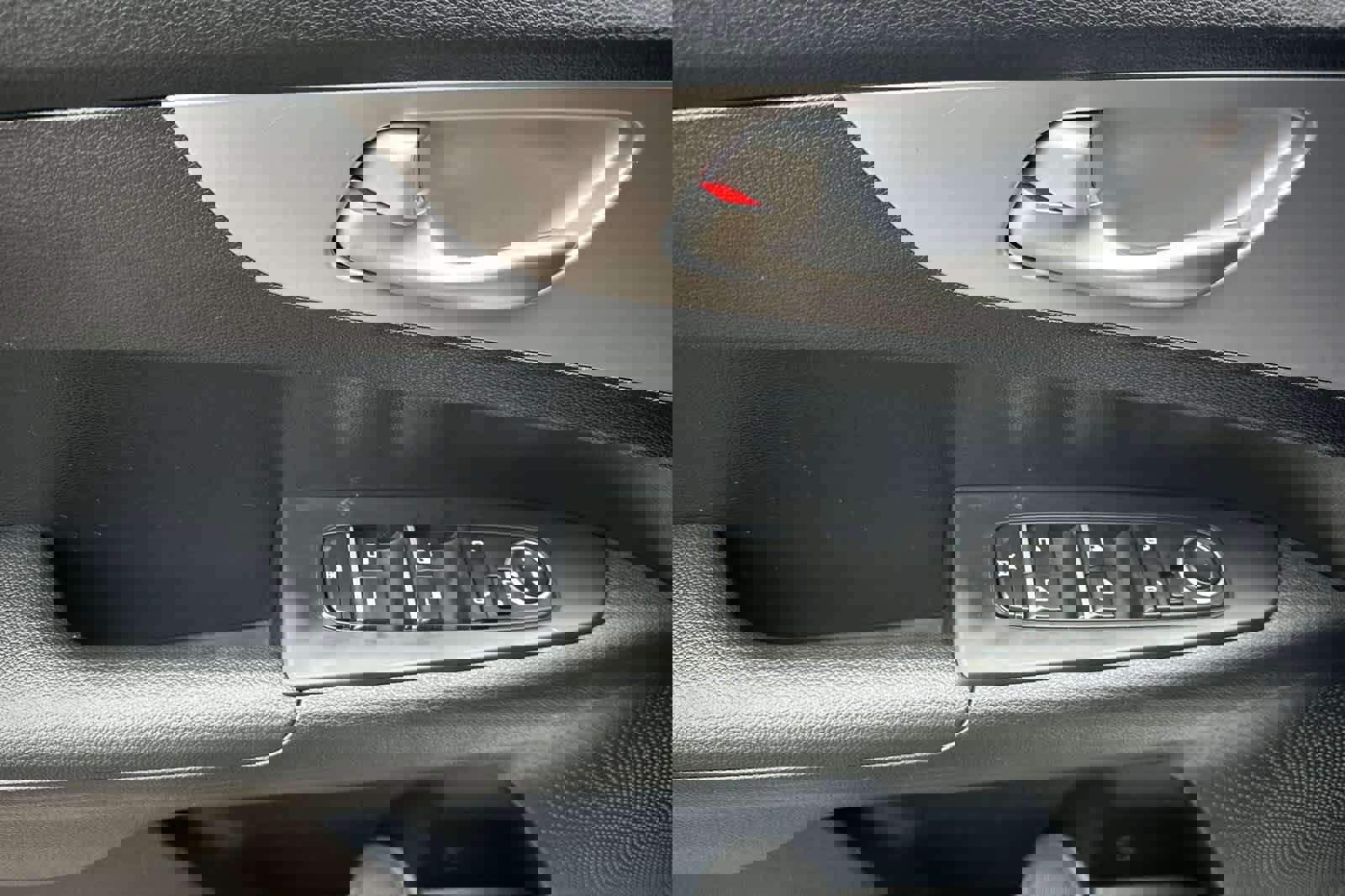 Used 2024 Kia Forte LXS image 13