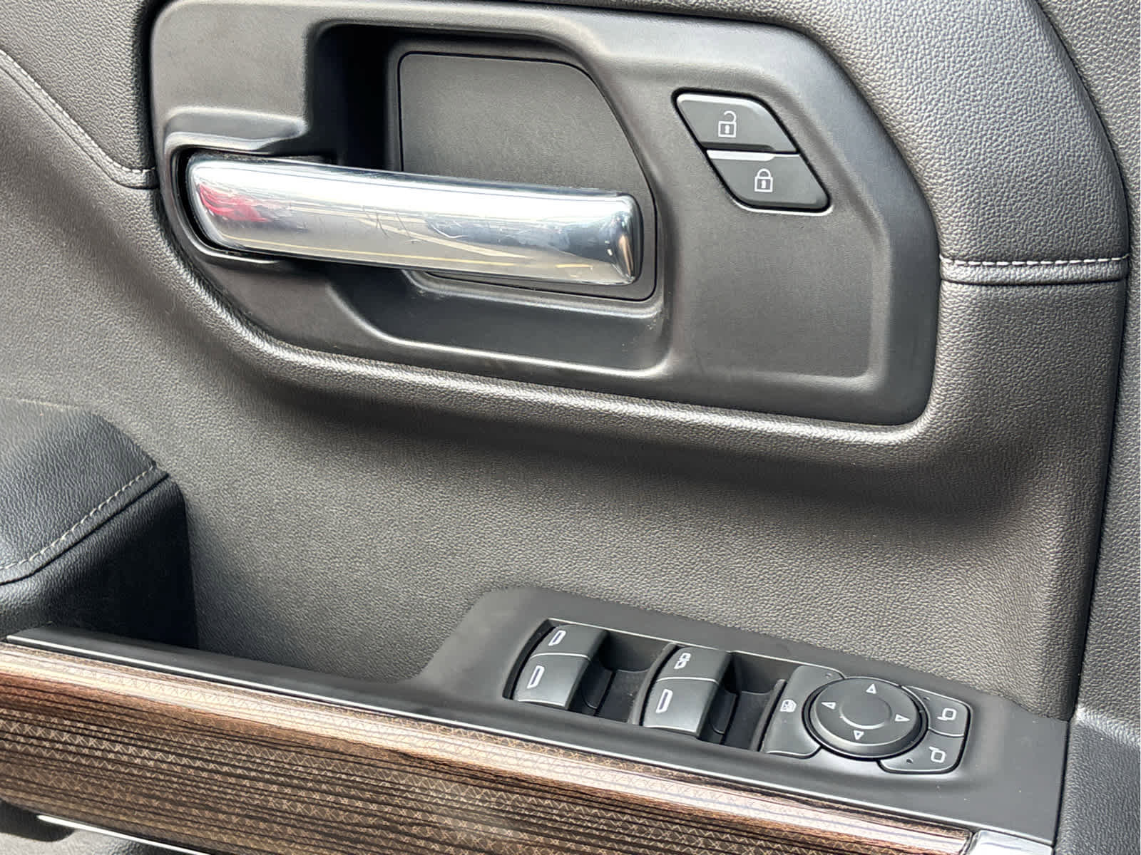 Used 2020 Chevrolet Silverado 1500 LT Trail Boss image 26