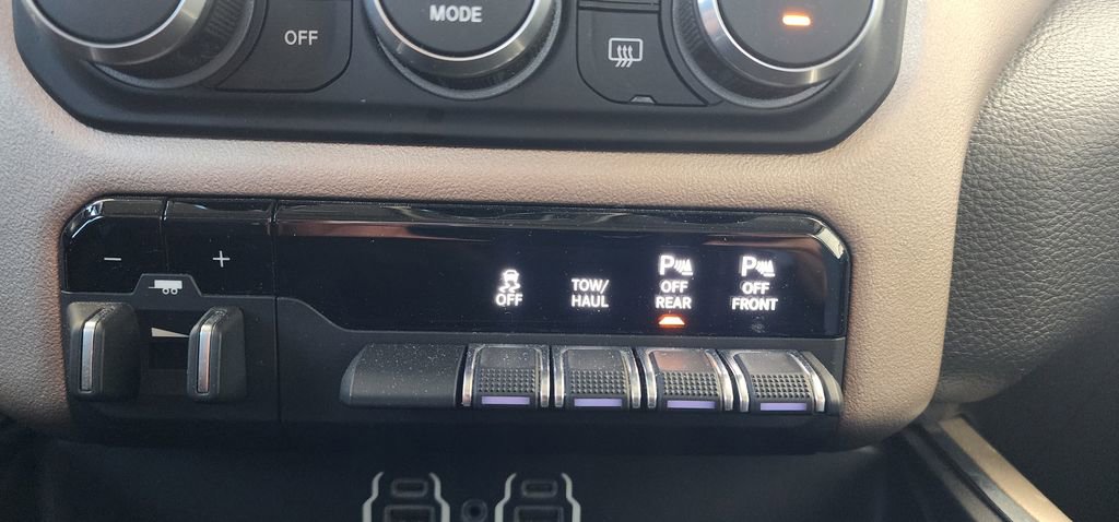 Used 2021 RAM 1500 Laramie AWD/4WD image 35