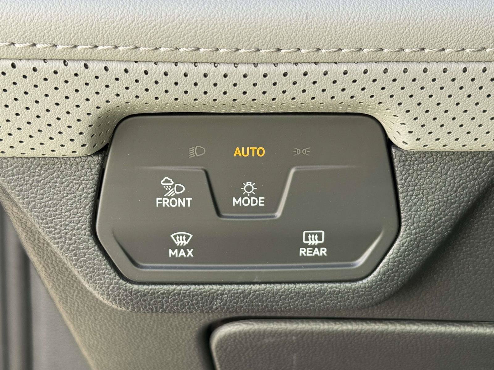 Certified 2026 Volkswagen Atlas Peak Edition AWD/4WD image 21
