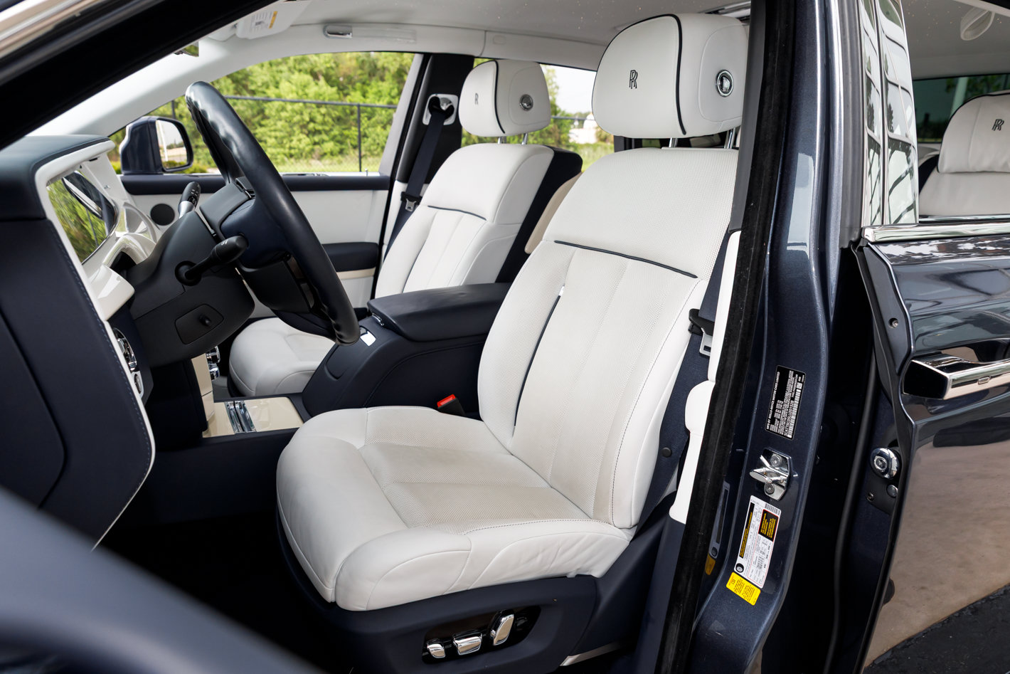 Certified 2020 Rolls-Royce Phantom Sedan RWD image 25