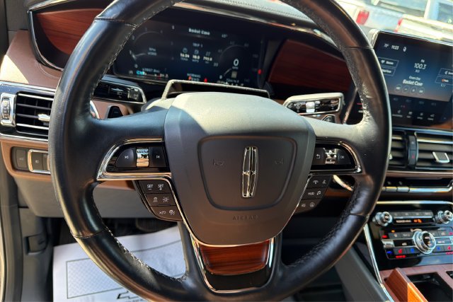 Used 2023 Lincoln Navigator Reserve AWD/4WD image 15