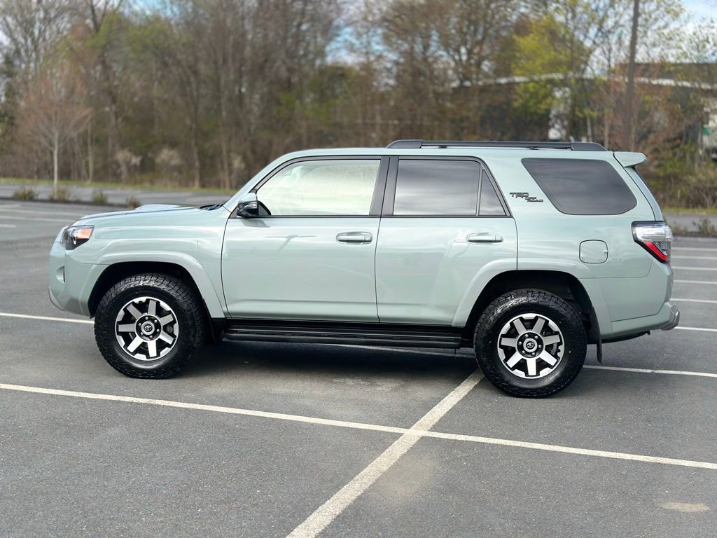 Used 2022 Toyota 4Runner TRD Off-Road Premium AWD/4WD image 3