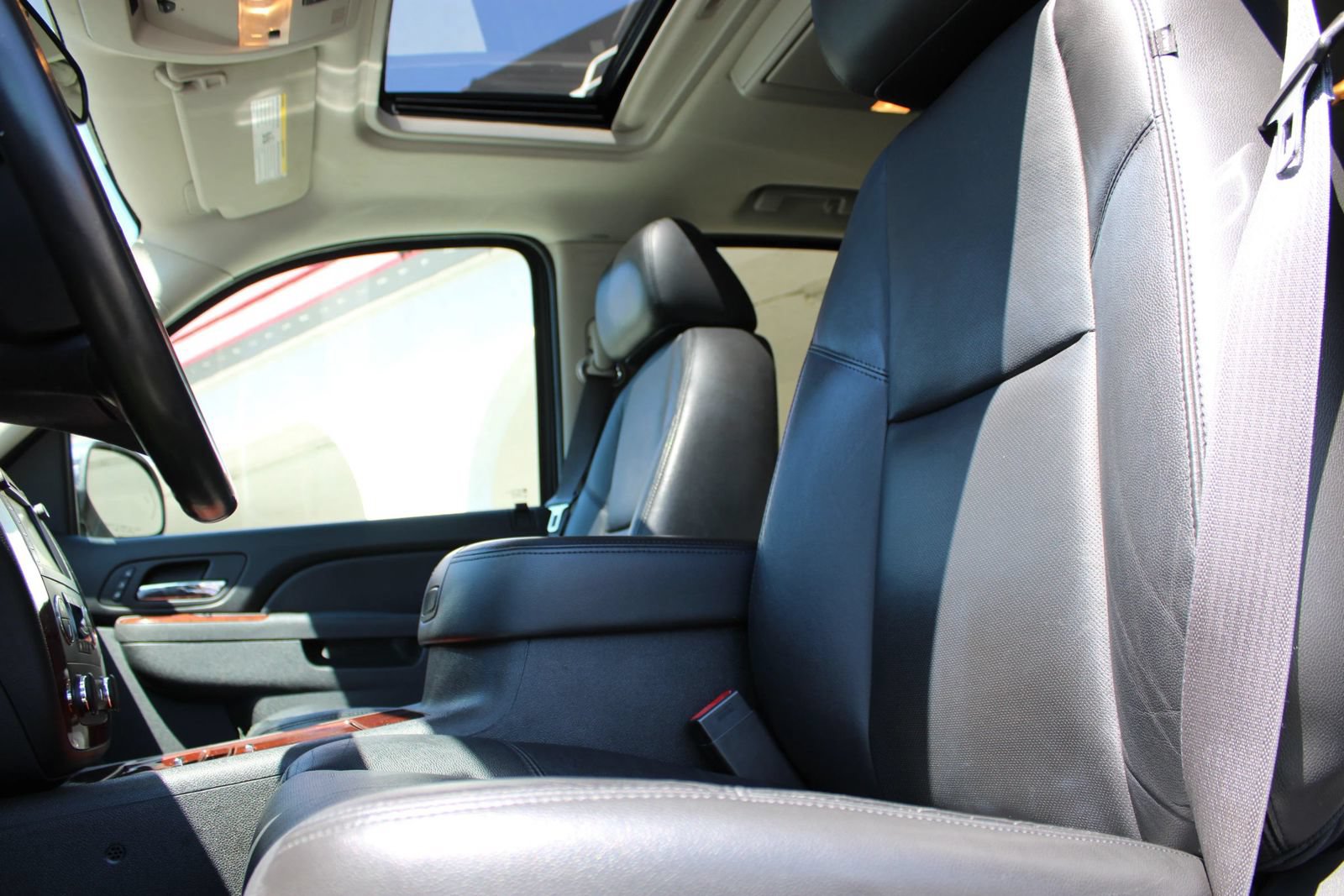 Used 2013 Chevrolet Tahoe LTZ AWD/4WD image 8