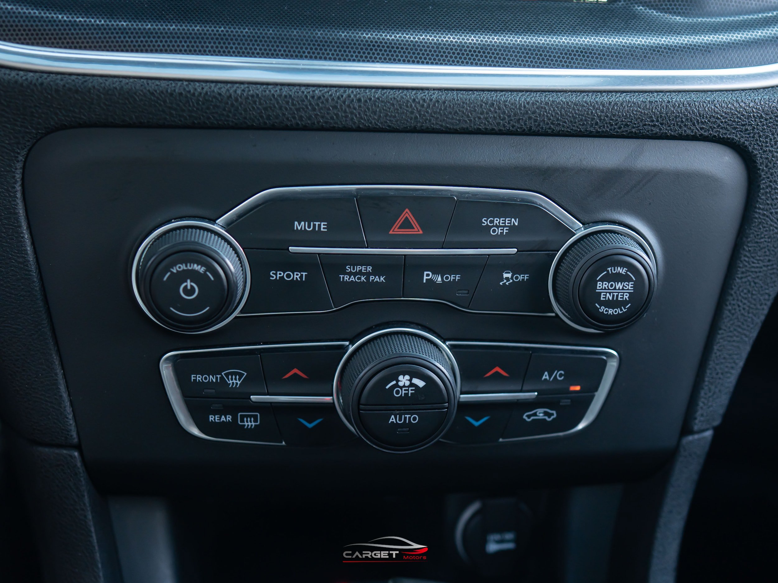 Used 2018 Dodge Charger R/T Scat Pack RWD image 31