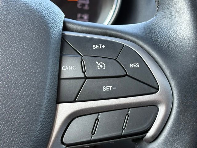 Used 2021 Jeep Grand Cherokee Limited w/ Premium Lighting Group AWD/4WD image 18