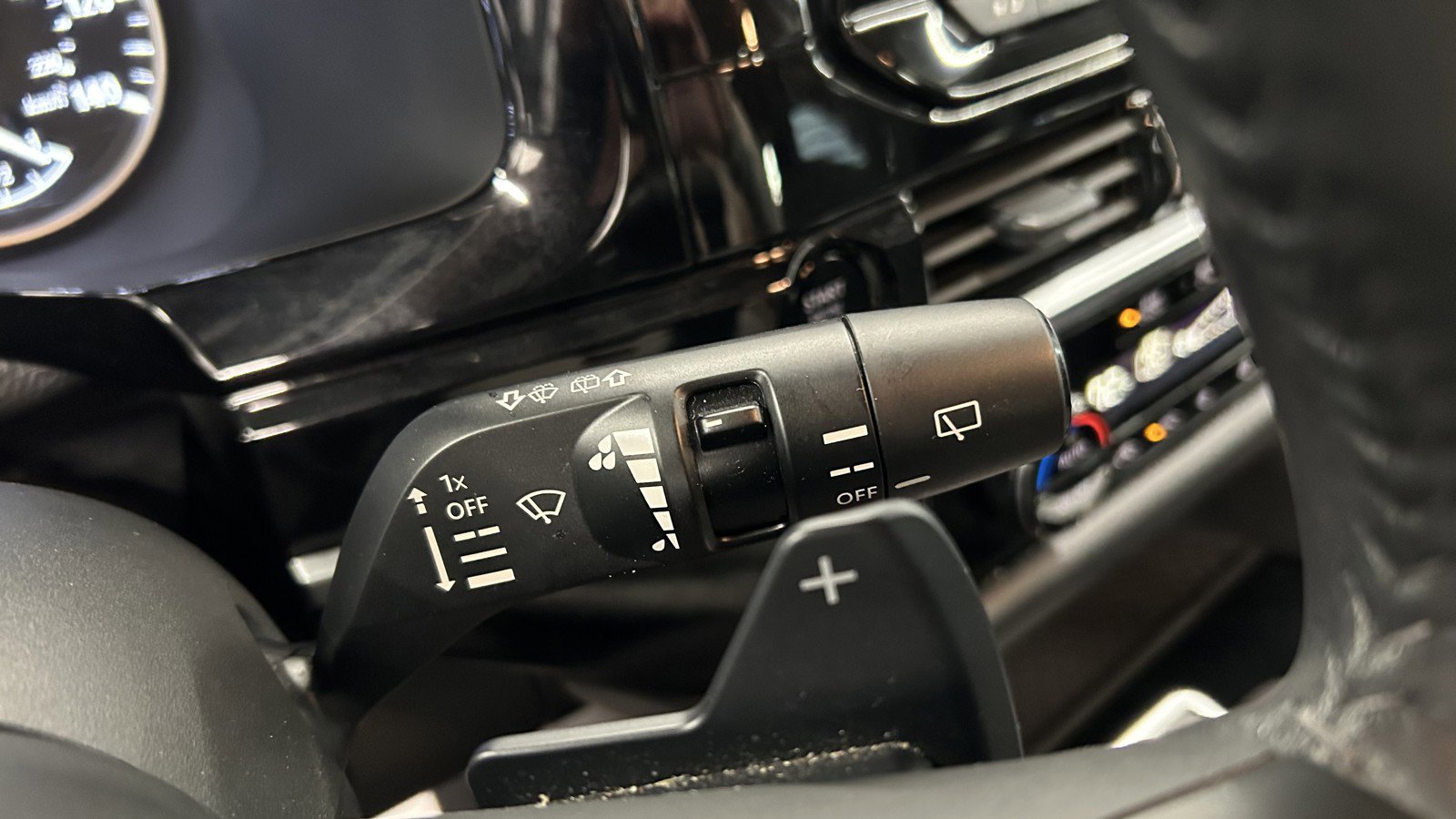 Used 2025 Nissan Pathfinder SV image 23