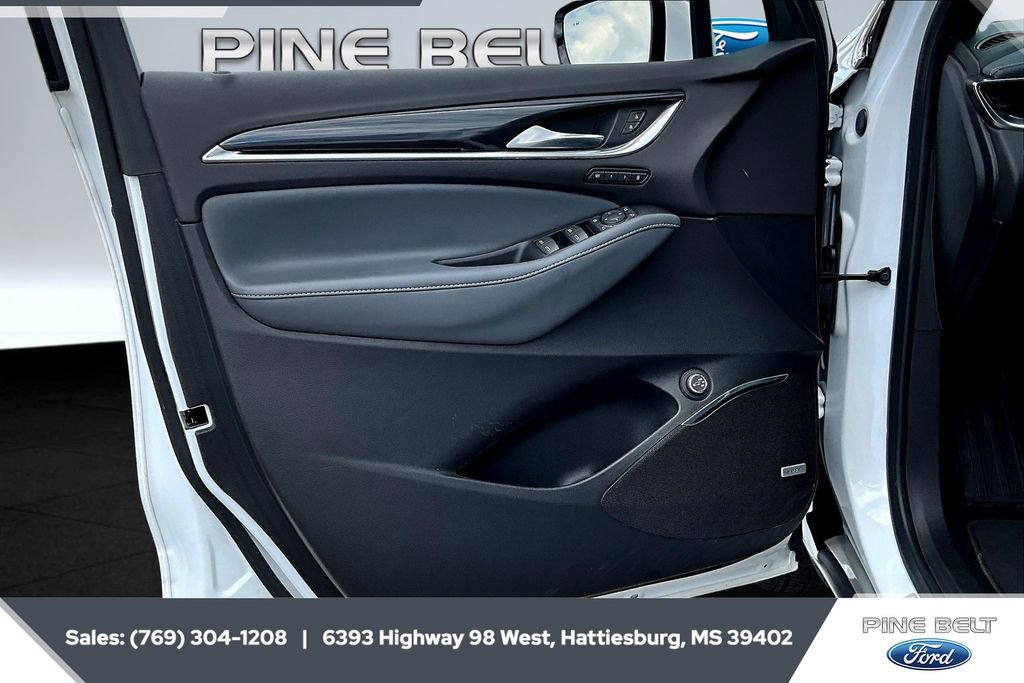 Used 2024 Buick Enclave Premium image 17