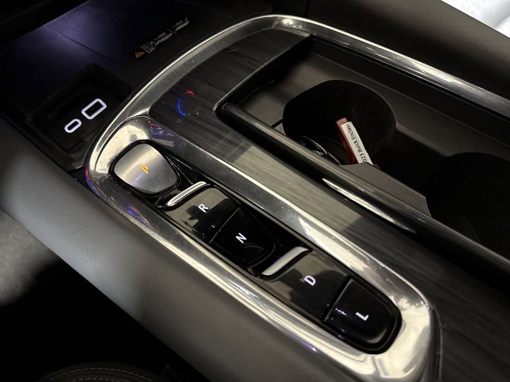 Used 2023 Buick Enclave Essence image 17