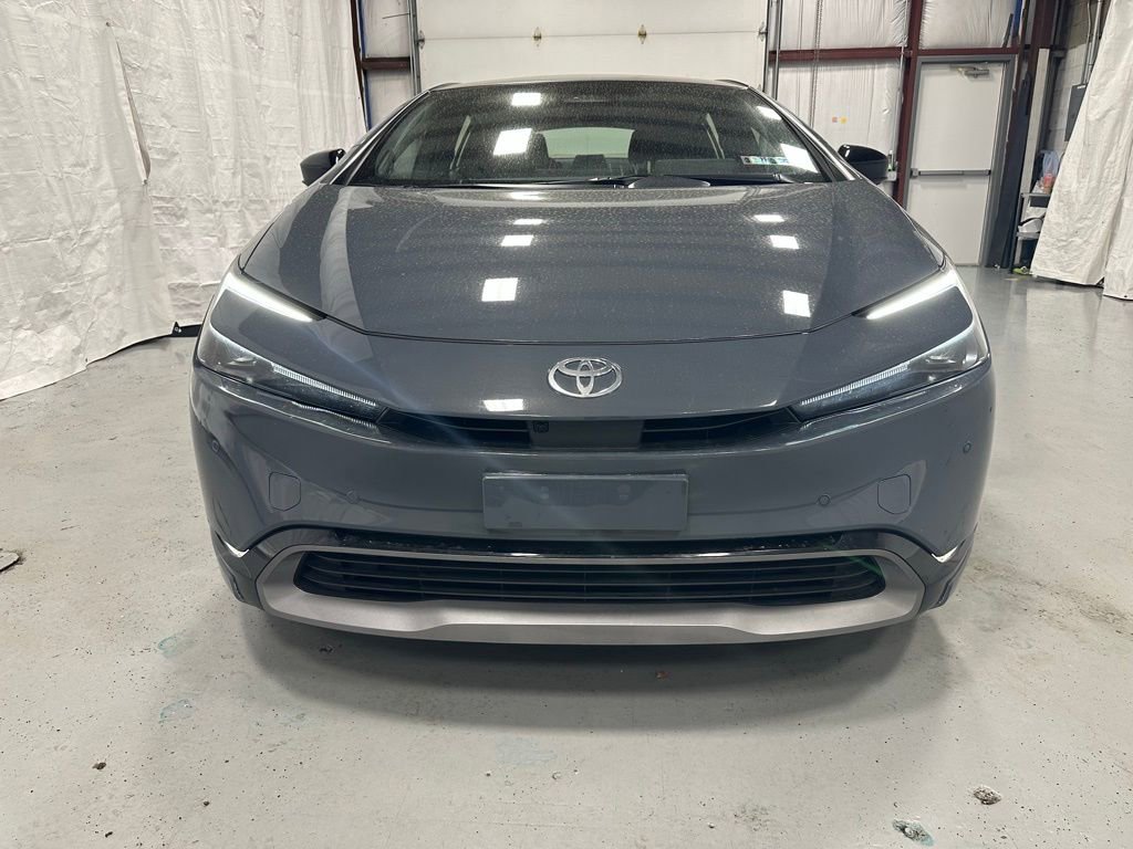 Used 2024 Toyota Prius Limited w/ Limited Premium Package AWD/4WD image 2
