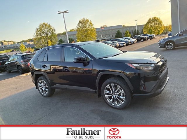 Certified 2022 Toyota RAV4 XLE Premium AWD/4WD image 3