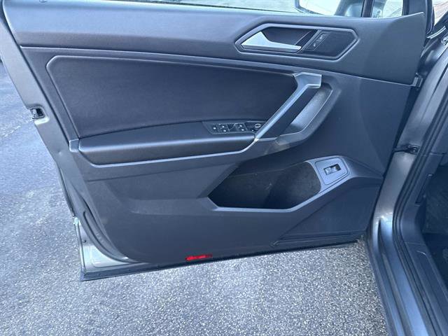 Used 2020 Volkswagen Tiguan SEL w/ 3rd Row Seat Package image 18