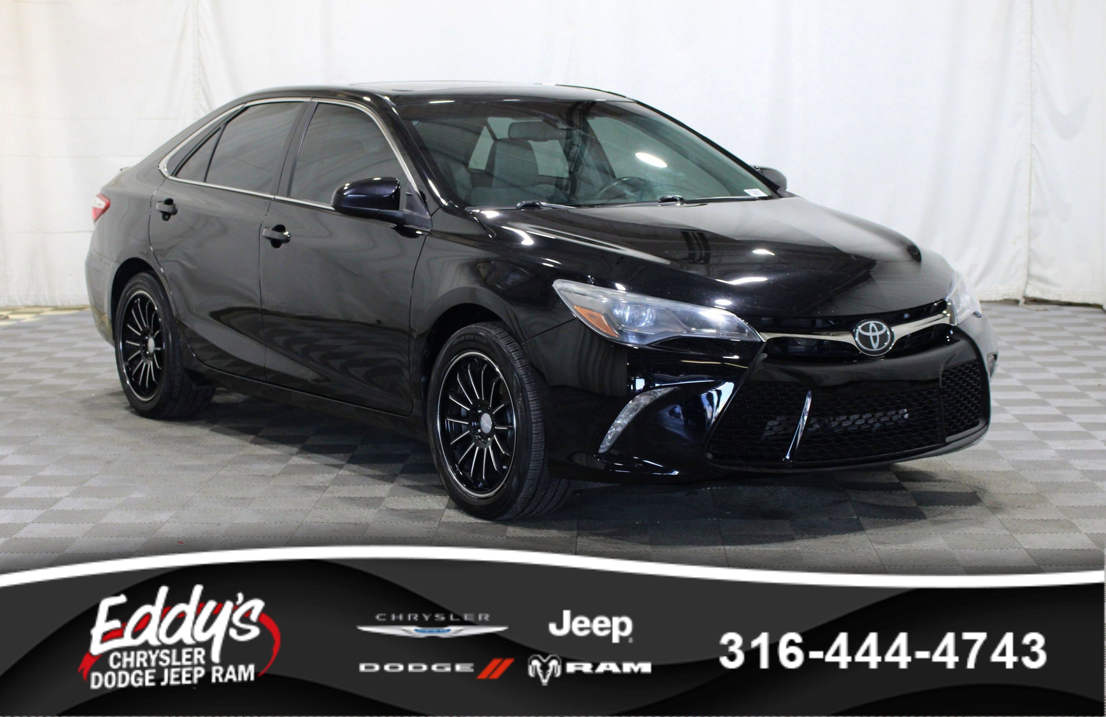 Used 2015 Toyota Camry XSE w/ Advanced Technology Package FWD image 1