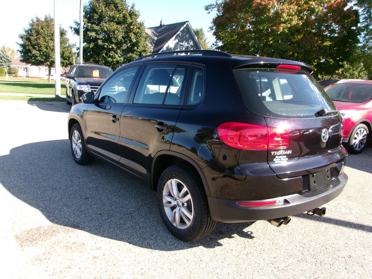 Used 2016 Volkswagen Tiguan S image 5