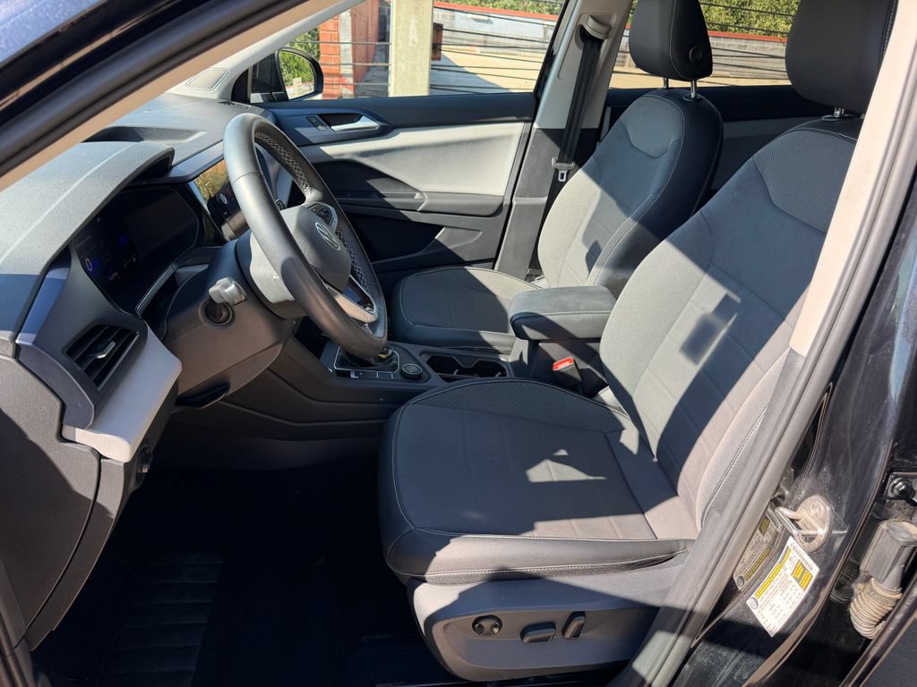 Certified 2022 Volkswagen Taos SE FWD image 11