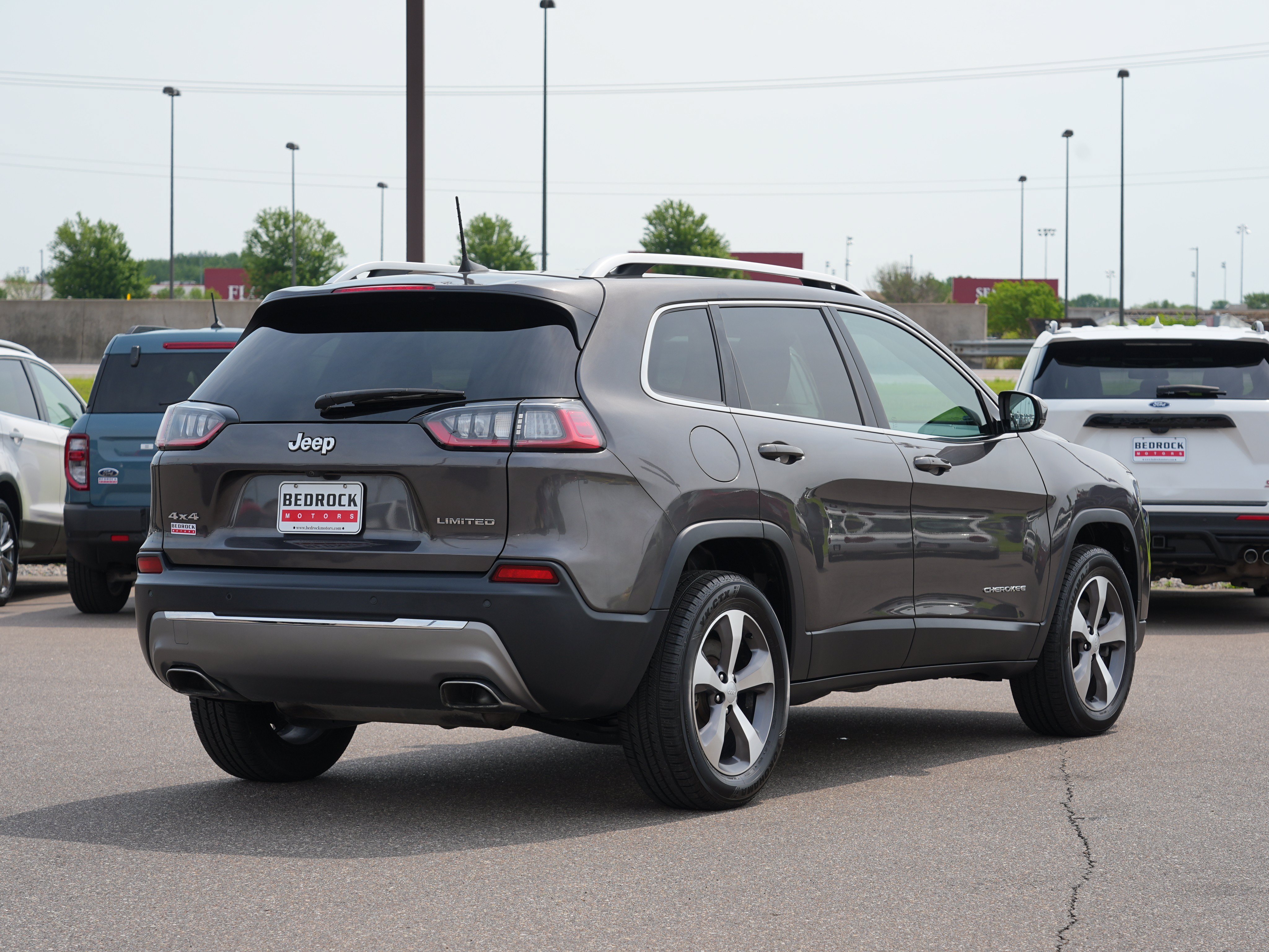 Used 2020 Jeep Cherokee Limited AWD/4WD image 3