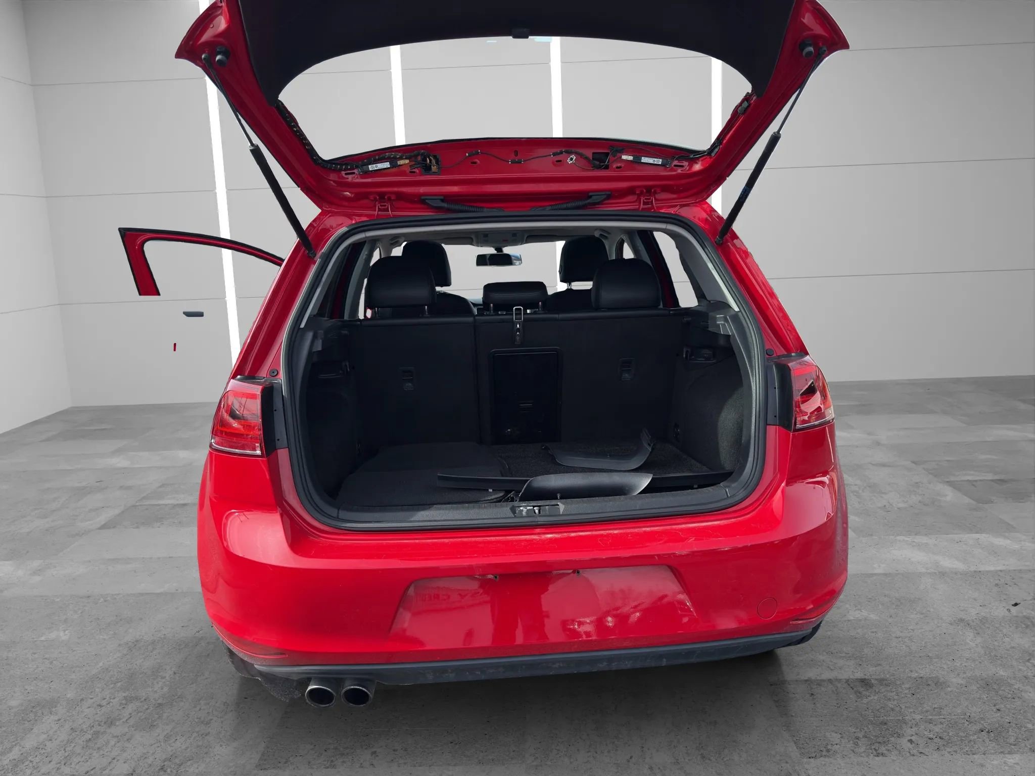 Used 2017 Volkswagen Golf Wolfsburg Edition image 10