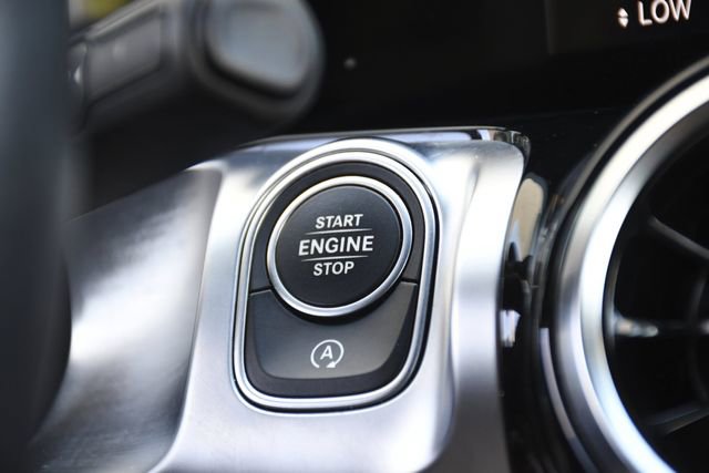 Used 2022 Mercedes-Benz GLB 250 w/ Premium Package Lite image 21