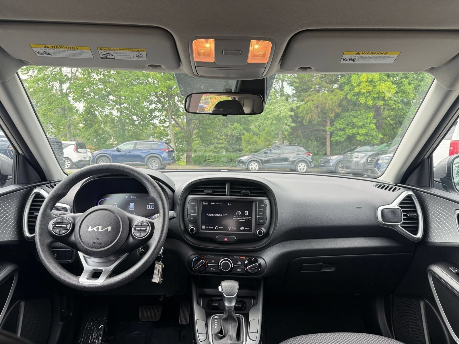 Used 2025 Kia Soul LX w/ LX Technology Package FWD image 31