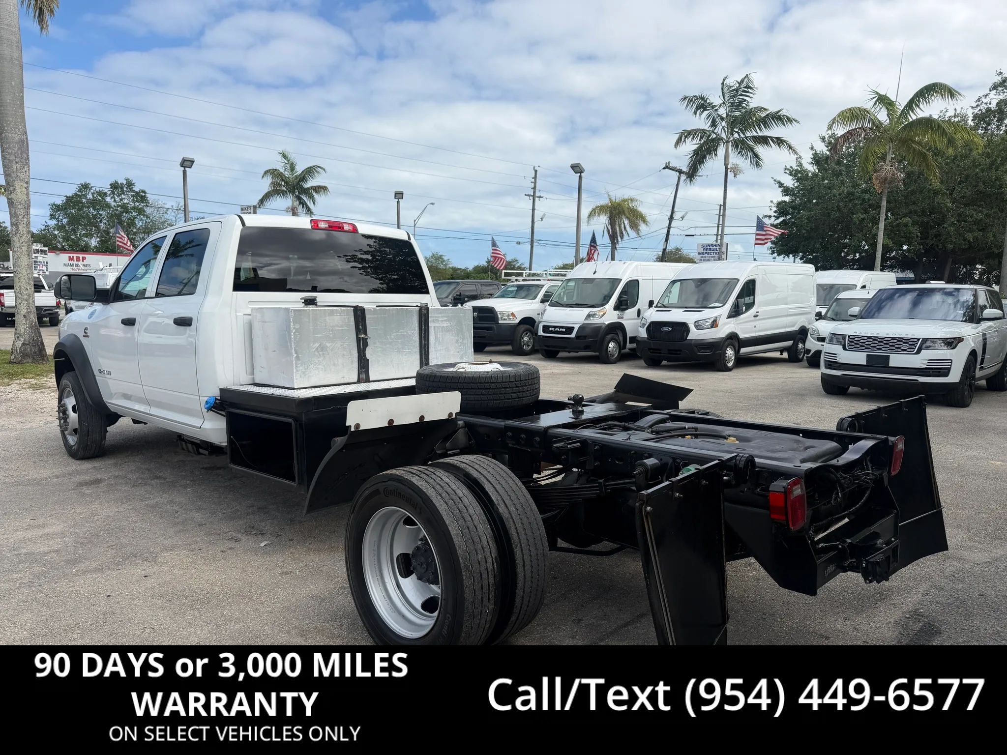 Used 2021 RAM 5500 Tradesman w/ Chrome Appearance Group AWD/4WD image 1