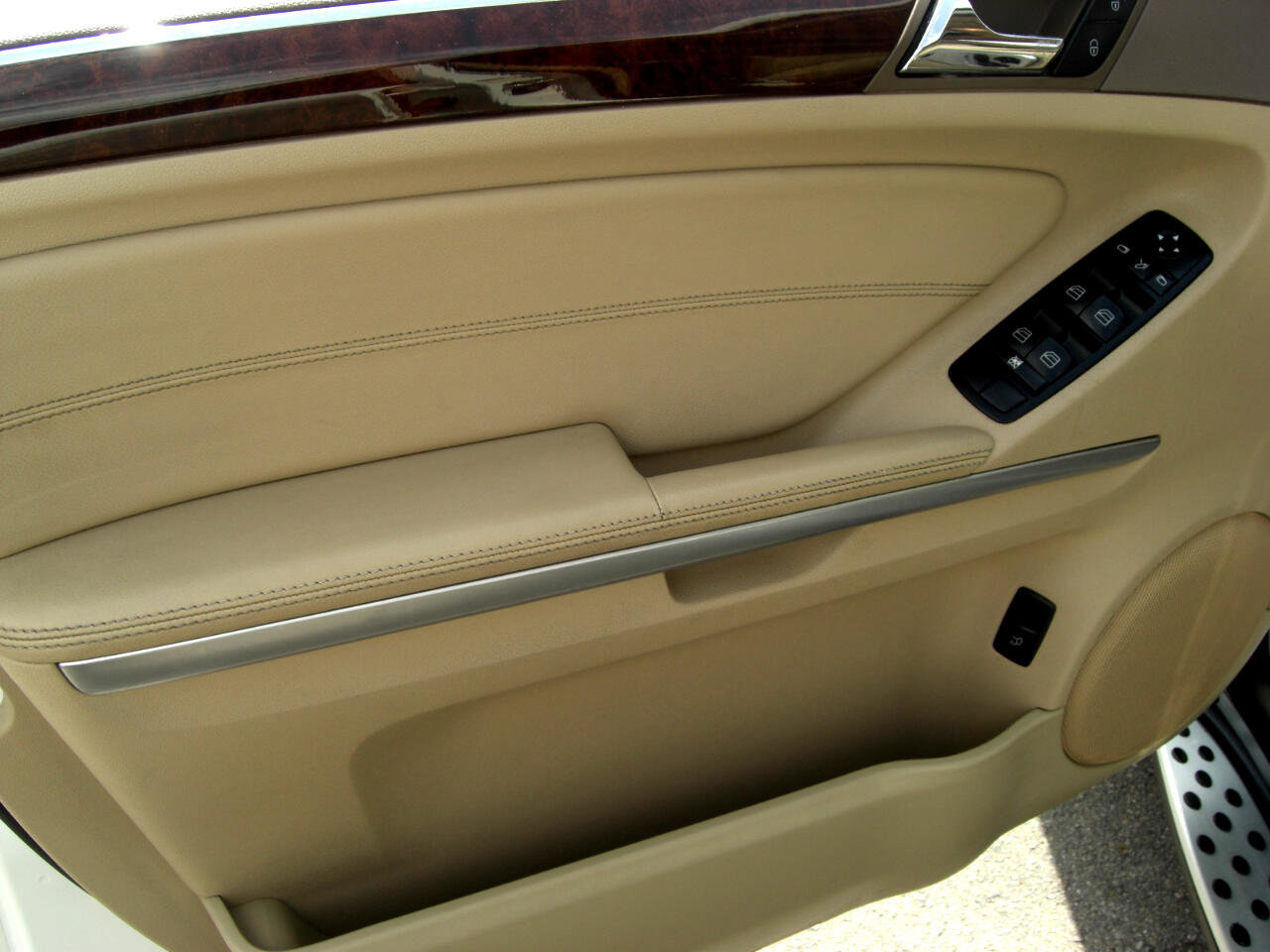 Used 2011 Mercedes-Benz ML 350 2WD image 21