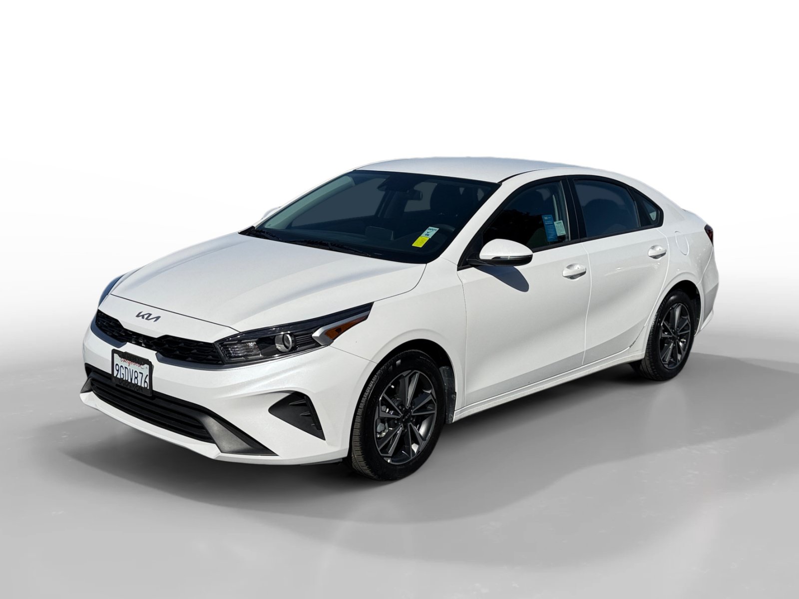 Used 2023 Kia Forte LXS w/ LXS Technology Package FWD image 1