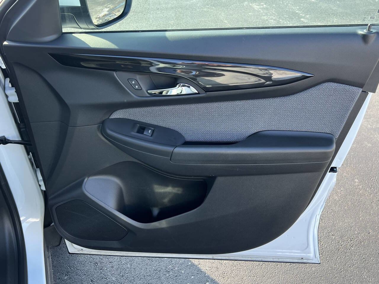 Used 2025 Chevrolet TrailBlazer LT w/ Driver Confidence Package image 30