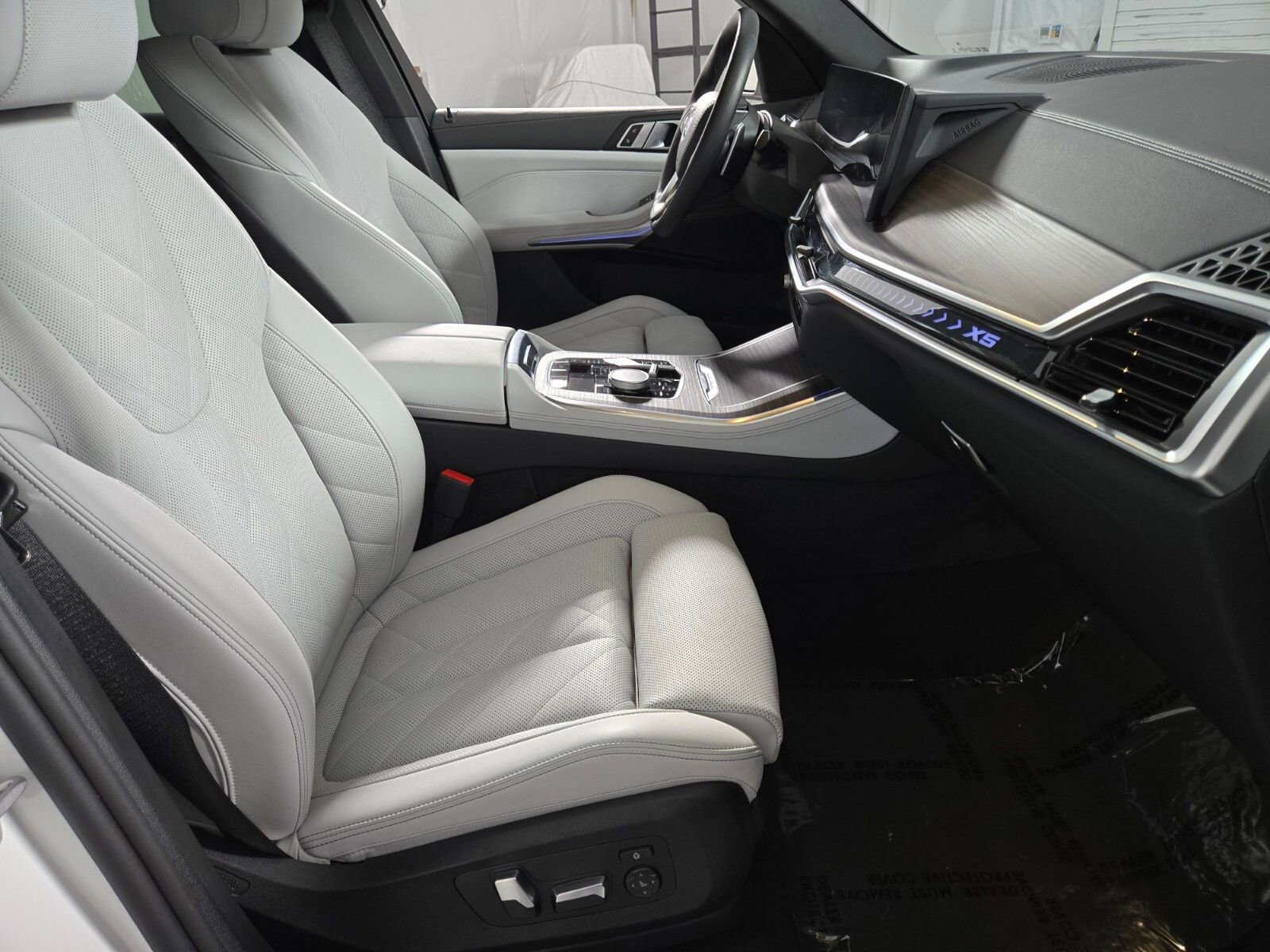Used 2025 BMW X5 xDrive40i AWD/4WD image 3