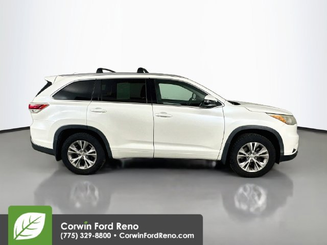 Used 2015 Toyota Highlander XLE AWD/4WD image 10