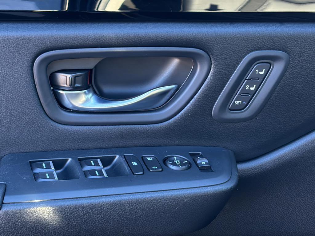 Used 2023 Honda Pilot Touring image 16