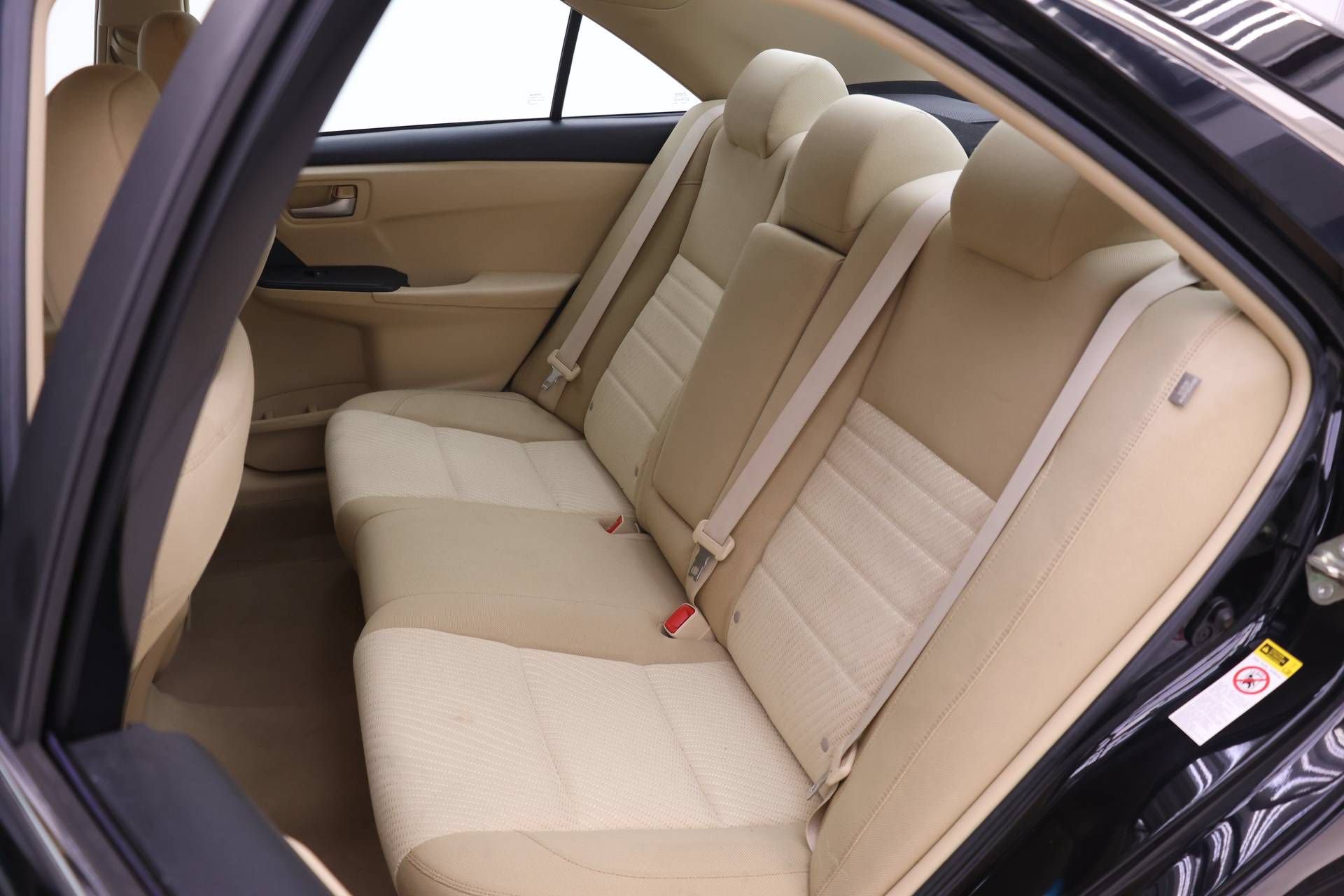 Used 2015 Toyota Camry LE FWD image 10
