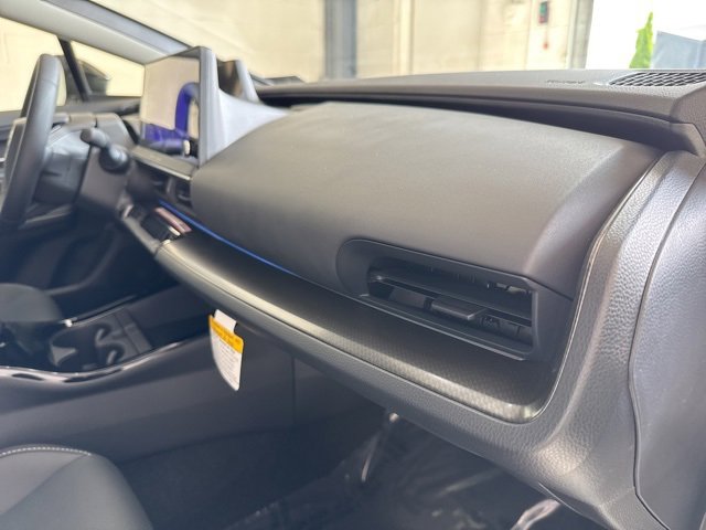Used 2025 Toyota Prius LE image 54