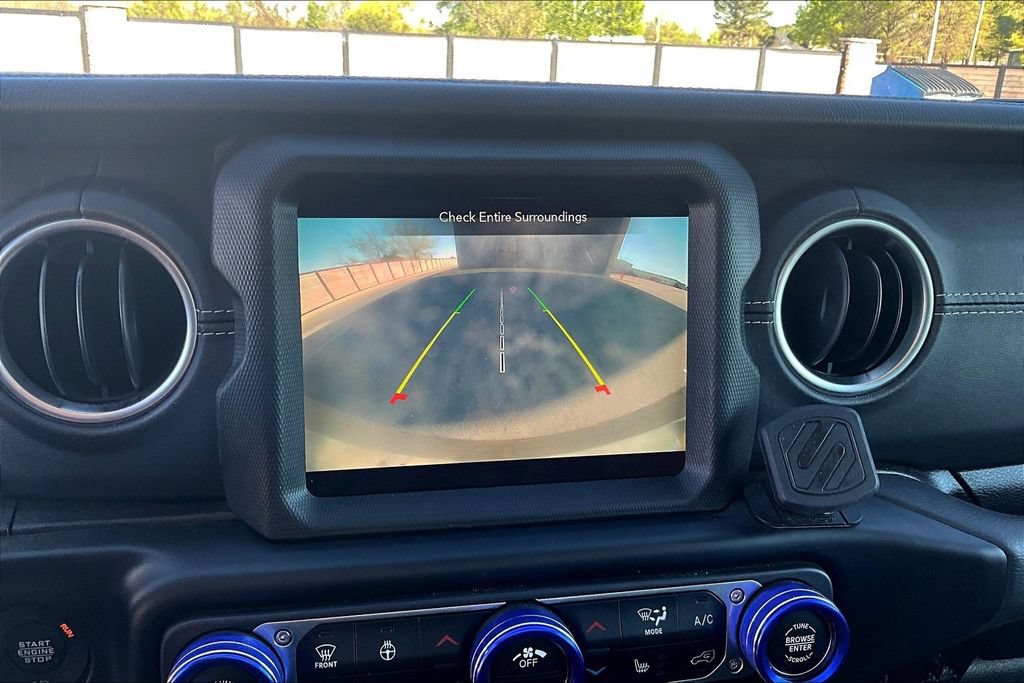 Used 2021 Jeep Wrangler Unlimited Sahara w/ Uconnect 4C Nav & Sound Group AWD/4WD image 14