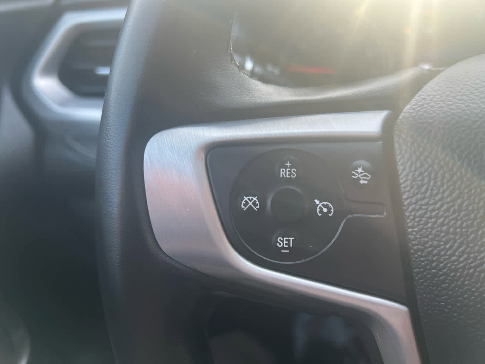 Used 2023 GMC Acadia SLT image 22