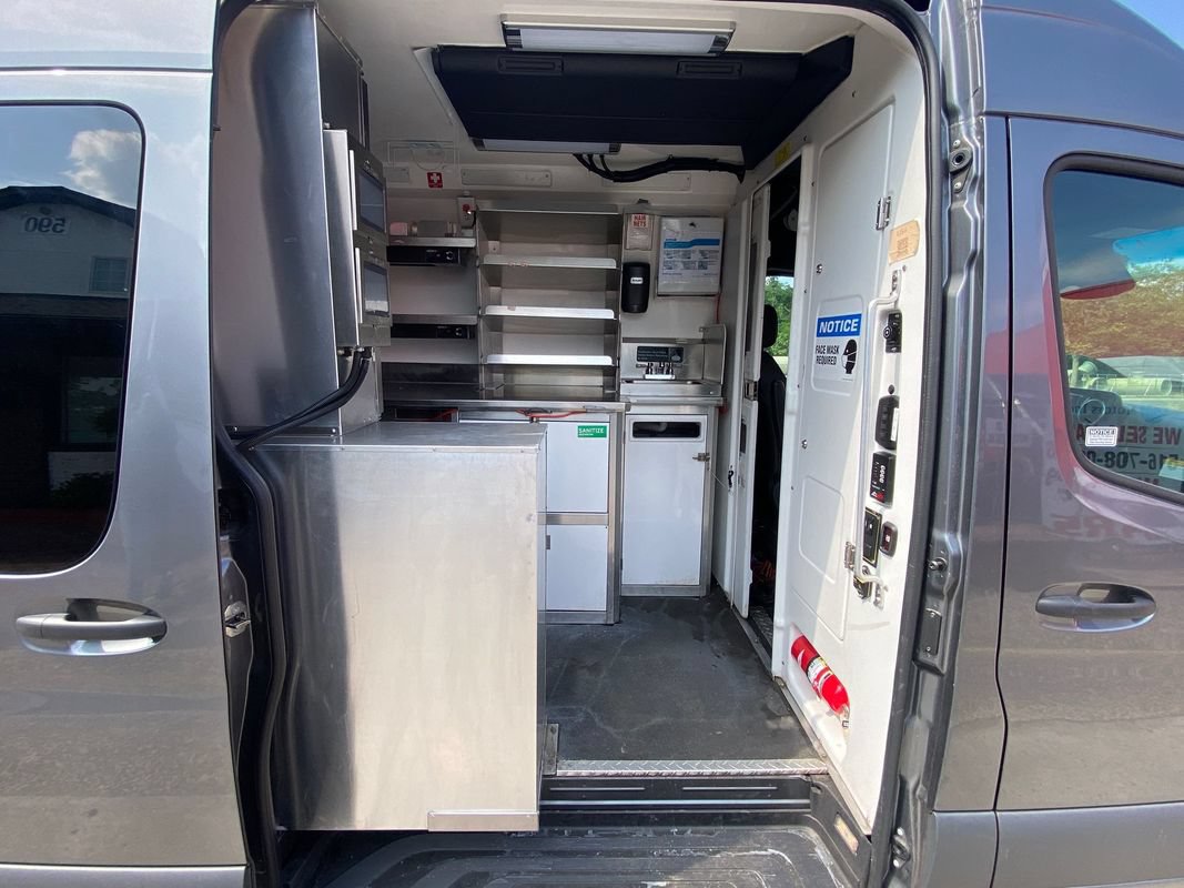 Used 2022 Mercedes-Benz Sprinter 4500 w/ Parking Package image 5