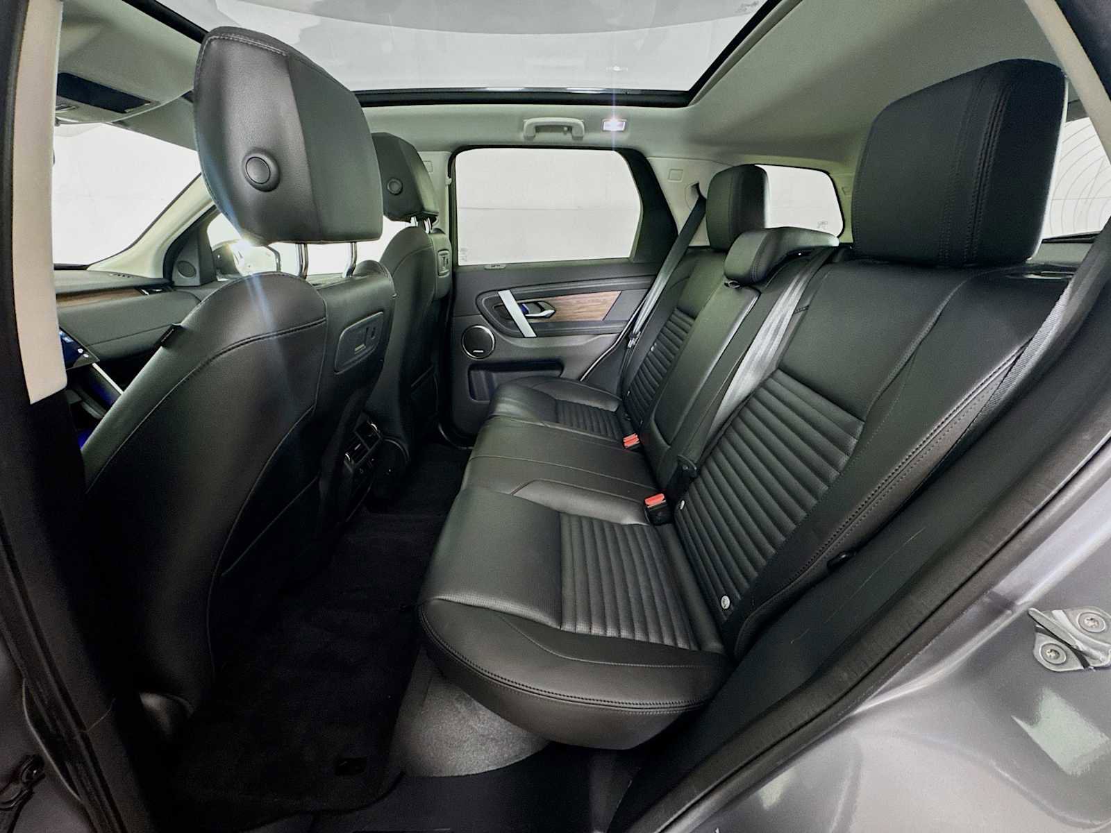 Used 2025 Land Rover Discovery Sport S image 21