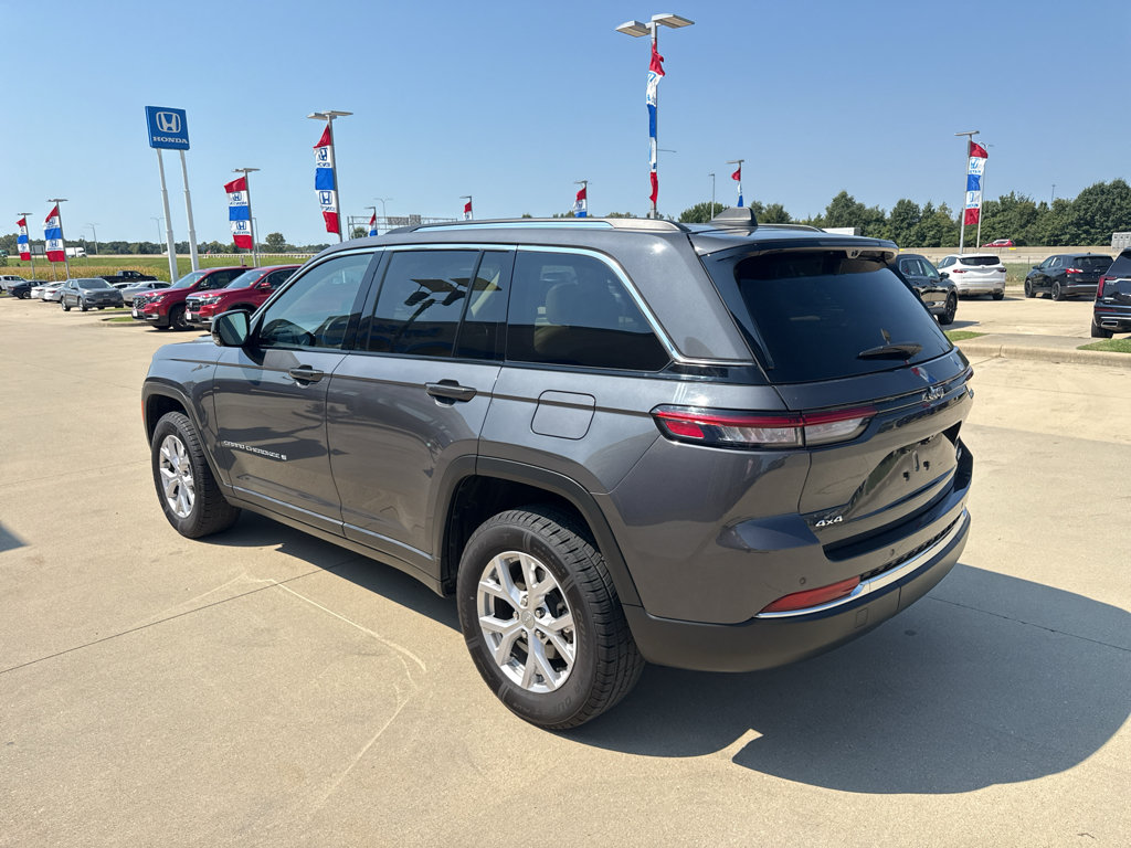 Used 2022 Jeep Grand Cherokee Limited w/ Luxury Tech Group II AWD/4WD image 7