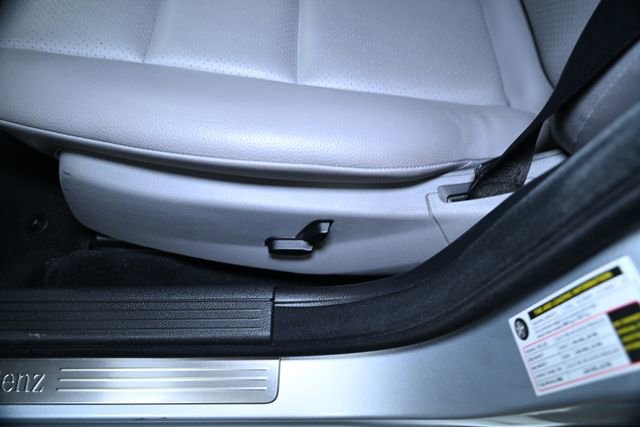 Used 2008 Mercedes-Benz C 300 Sedan image 23