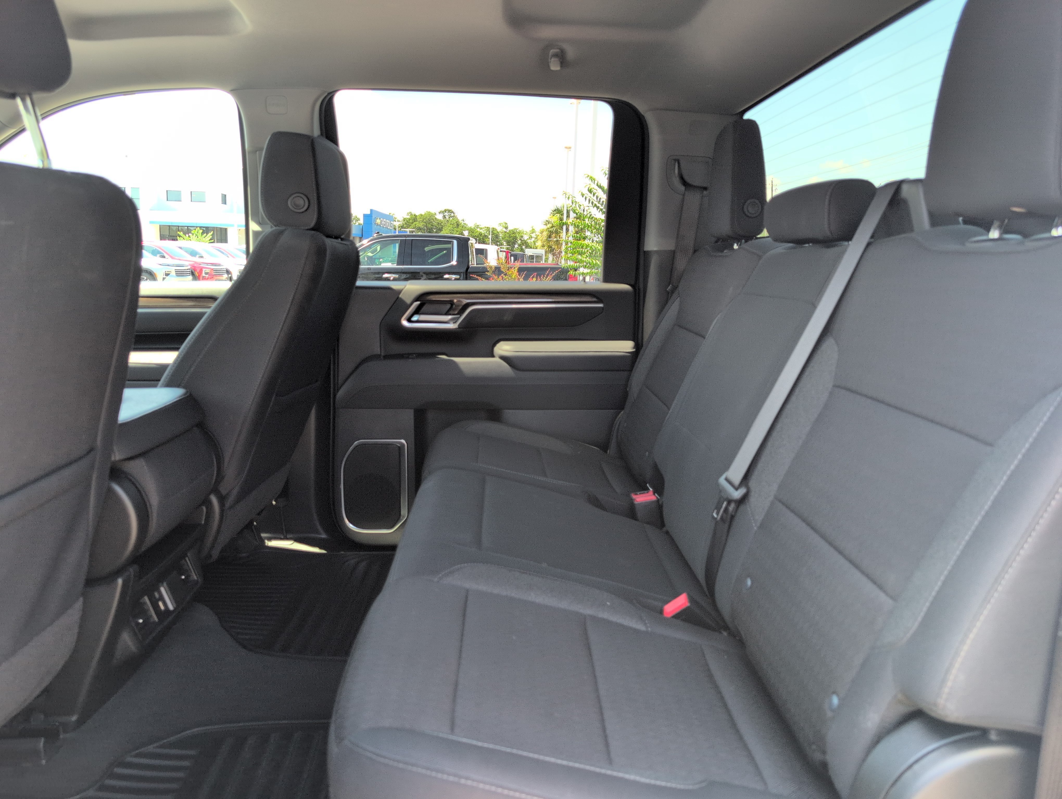 Used 2025 Chevrolet Silverado 2500 LT w/ Convenience Package AWD/4WD image 31