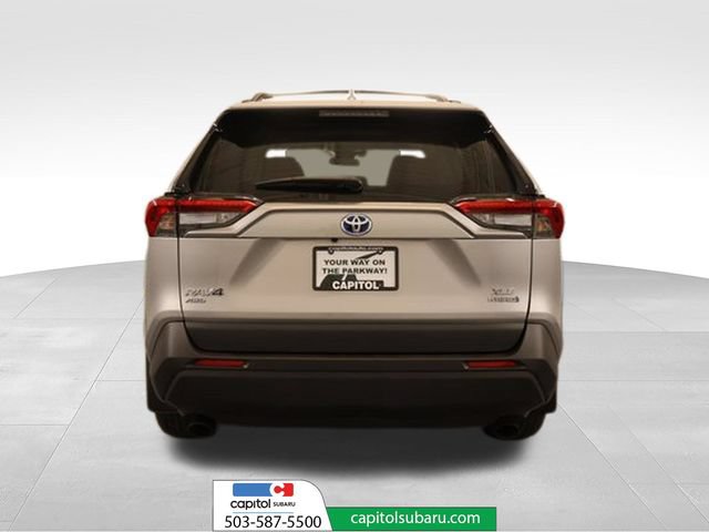 Used 2022 Toyota RAV4 XLE Premium AWD/4WD image 3