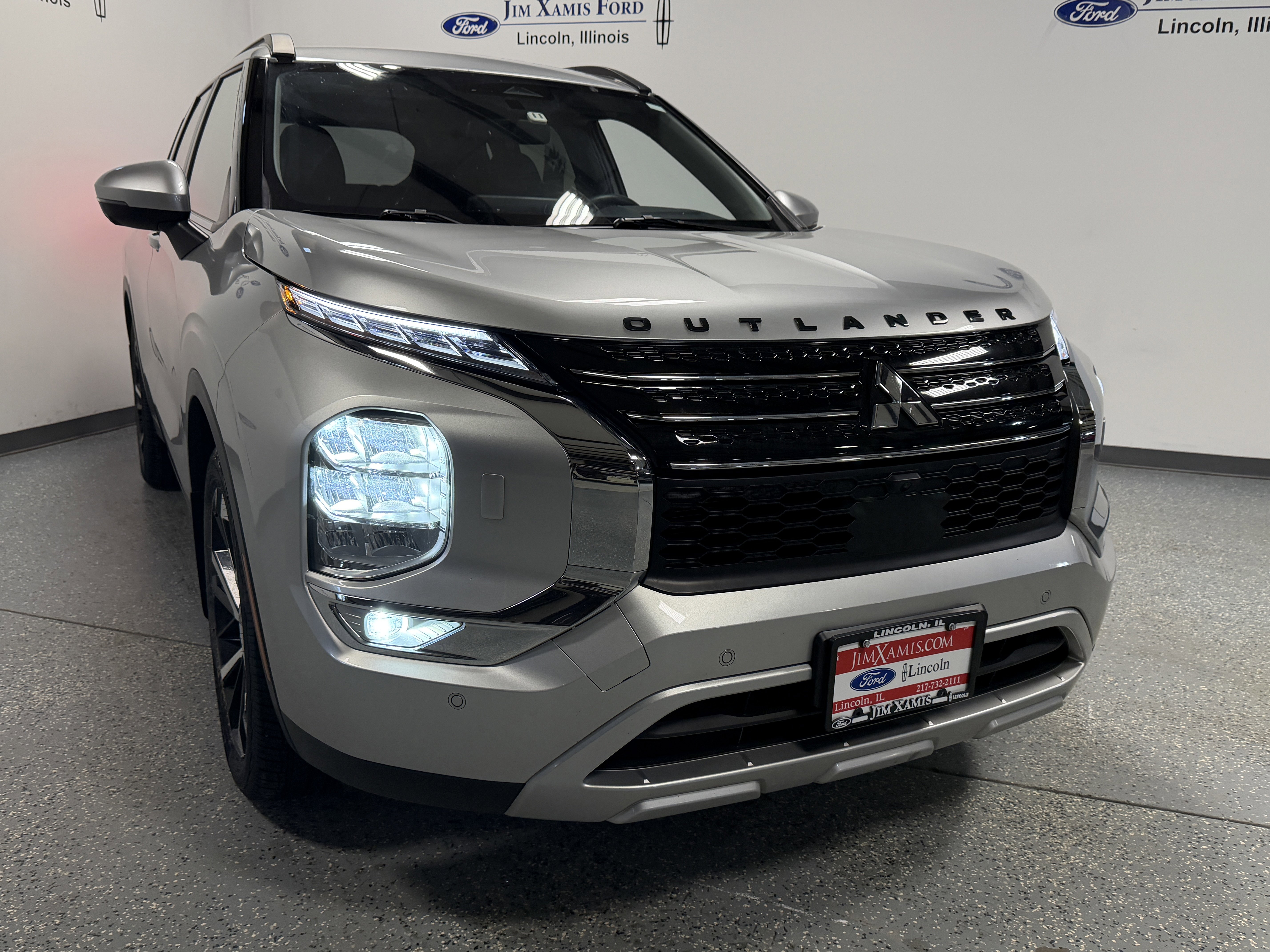 Used 2024 Mitsubishi Outlander SE image 32