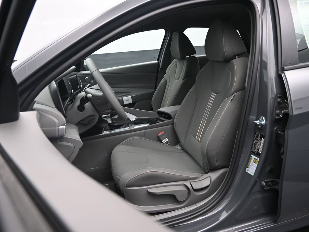 New 2025 Hyundai Elantra Sport image 24